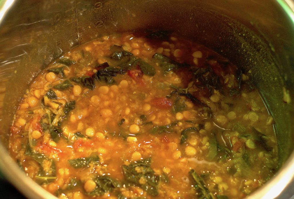 kale dal - in pot