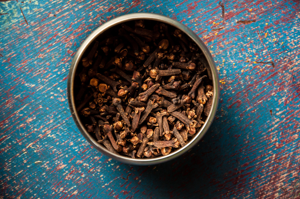 basic indian spices - cloves